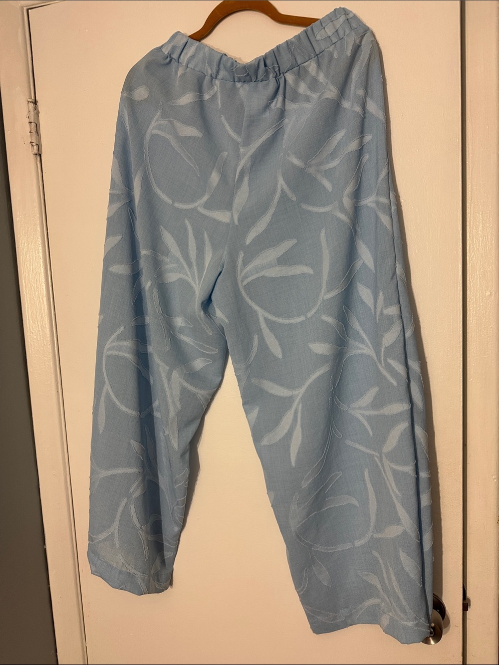 Relaxed Light Blue Leaf-Print Casual Pants